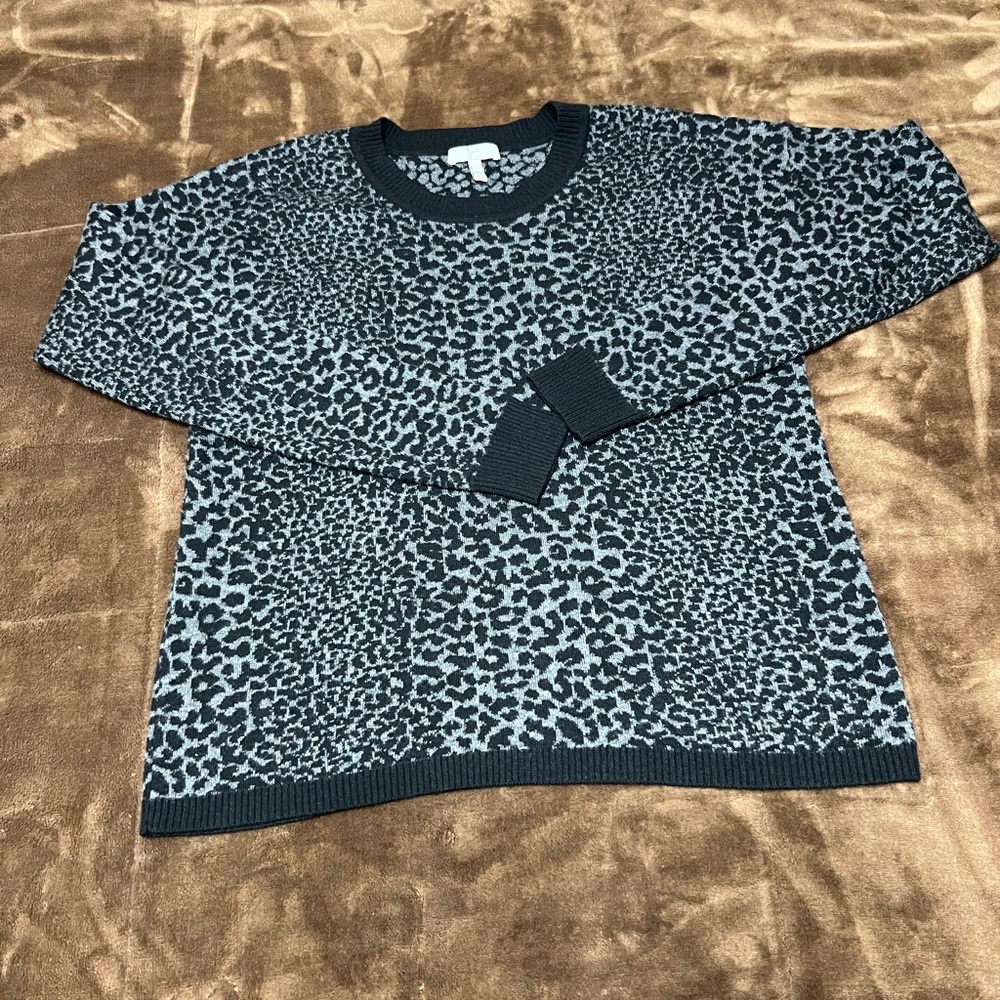 Woman’s size small Joie sweatshirt. - Picture 2 of 7